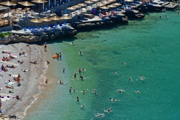Καιρός: Μίνι καύσωνας στην Ελλάδα – Σε ποιες περιοχές θα «χτυπήσει»