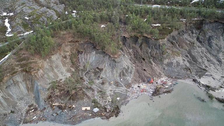 Τρομακτική ολίσθηση του εδάφους στη Νορβηγία – Σπίτια κατέληξαν στη θάλασσα