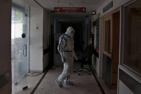 Κοροναϊός: Τέλη Σεπτεμβρίου το δεύτερο κύμα – Ο ρόλος των ασυμπτωματικών τουριστών