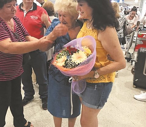 Απίστευτη ιστορία: Μάνα και κόρη ξανασμίγουν έπειτα από 59 χρόνια