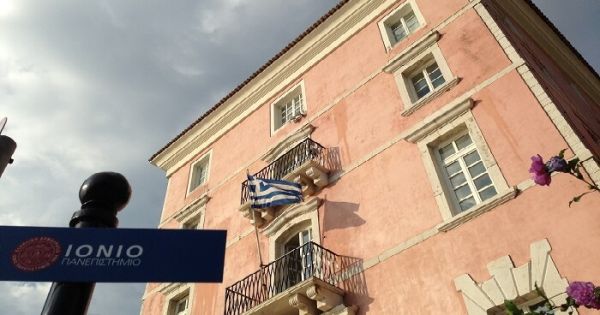 Βραβείο στο Ιόνιο Πανεπιστήμιο από το Texas Medical Center για τις έρευνές του για τον κοροναϊό