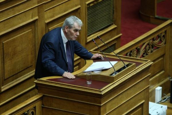 Προανακριτική: Σφοδρή σύγκρουση στη Βουλή για τη συνομιλία Παππά – Μιωνή