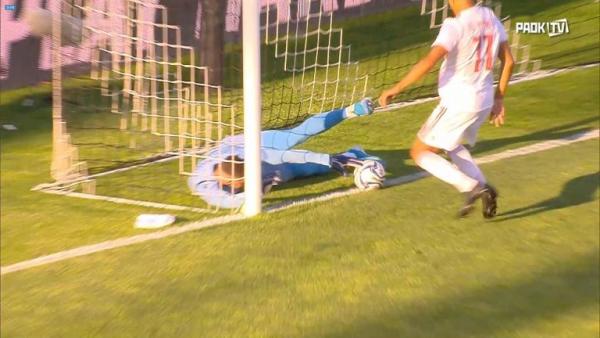 Η κατοχή του Πασχαλάκη στο ακυρωθέν γκολ του Ολυμπιακού