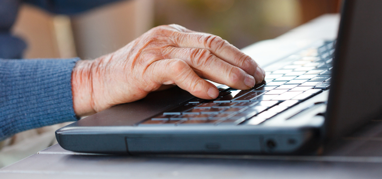 Πώς τα «πάνε» με τις ηλεκτρονικές συναλλαγές οι ηλικιωμένοι – Τι έδειξε έρευνα