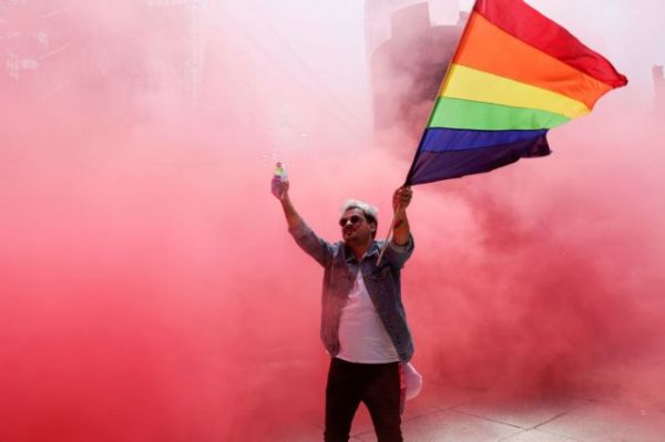 Πορείες ΛΟΑΤΚΙ+ κατά του ρατσισμού σε όλο τον κόσμο εν μέσω πανδημίας