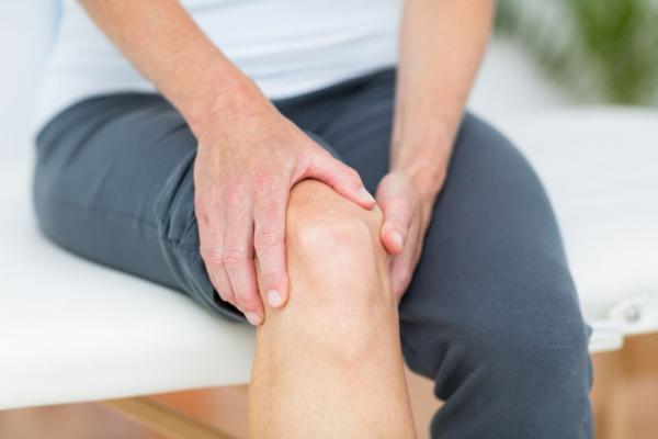 Πόνος στα γόνατα : Πότε πρέπει να σας ανησυχήσει
