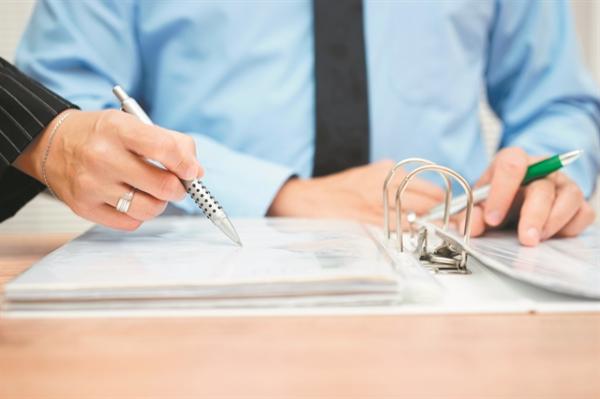 «Έμπλεξαν» με την ΑΑΔΕ δικηγόροι και λογιστές