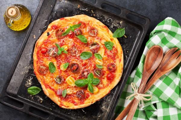 Pizza time: Πέντε τρόποι να κάνετε τη σπιτική πίτσα πιο υγιεινή