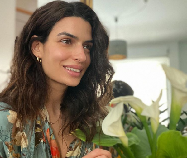 FaceApp : Η Τόνια Σωτηροπούλου μας παρουσιάζει το ανδρικό της πρόσωπο