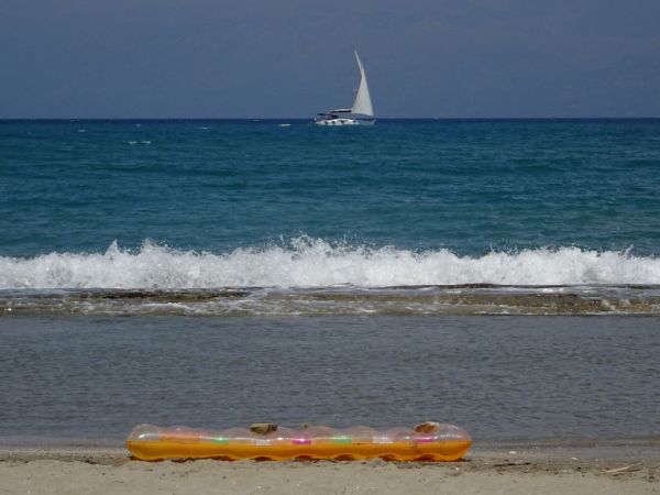 Ανήλικη παρασύρθηκε με το στρώμα της από τα θαλάσσια ρεύματα στη Στυλίδα