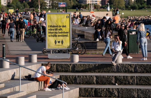 Αρνητικό ρεκόρ στη Σουηδία: 1.474 κρούσματα κοροναϊού
