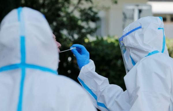 Κοροναϊός : Ανησυχία για τις νέες εστίες – Τα διάσπαρτα κρούσματα «τρομάζουν» τους επιστήμονες