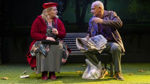 «Το παγκάκι» σε καλοκαιρινή περιοδεία με Κιμούλη και Μπαξεβάνη