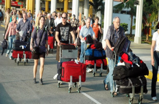 Κοροναϊός : Απαγόρευση εισόδου σε ταξιδιώτες από τις ΗΠΑ εξετάζει η ΕΕ
