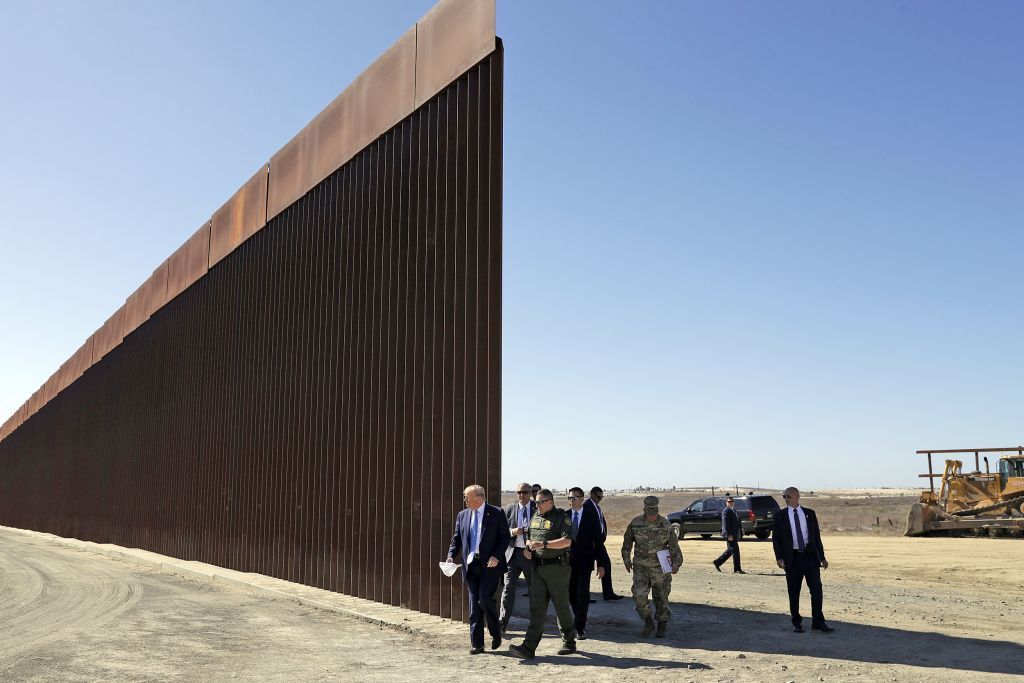 Απολαυστικός… Τραμπ : Το τείχος στα σύνορα σταμάτησε και τον κοροναϊό