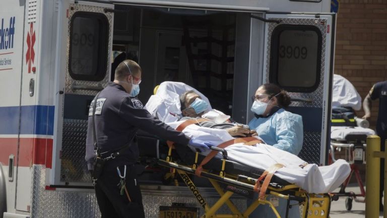 Στη δίνη της πανδημίας οι ΗΠΑ : 125.768 θάνατοι και περισσότερα από 2.500.000 κρούσματα