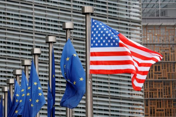 Τραμπ : Ανοίγει νέο μέτωπο στον εμπορικό πόλεμο με την ΕΕ