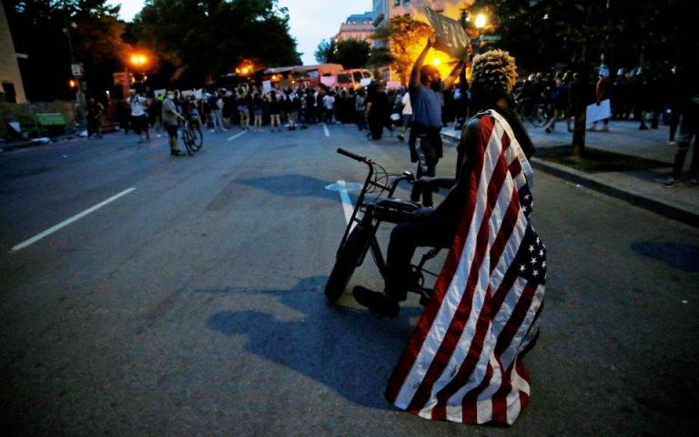 Είναι οι εξεγέρσεις μεταδοτικές; – Η κρίση στις ΗΠΑ και τα κύματα δυσαρέσκειας