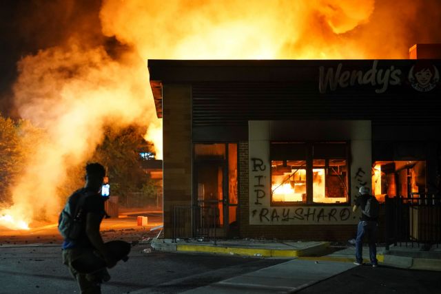 ΗΠΑ : Ένας ακόμη θάνατος αναζωπύρωσε τη φλόγα της οργής