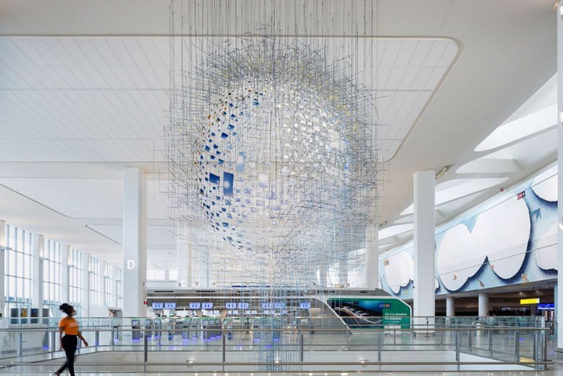 Τέχνη μετά το lockdown: To αεροδρόμιο LaGuardia της Νέας Υόρκης ανανεώθηκε