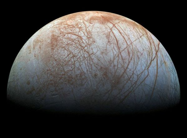 NASA : Η Ευρώπη, ο δορυφόρος του Δία, θα μπορούσε να φιλοξενεί ζωή στον τεράστιο ωκεανό της