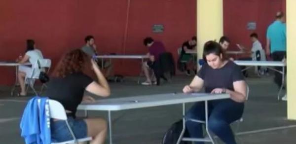 Πολυτεχνείο Κρήτης: Δίνουν εξετάσεις στο πάρκινγκ