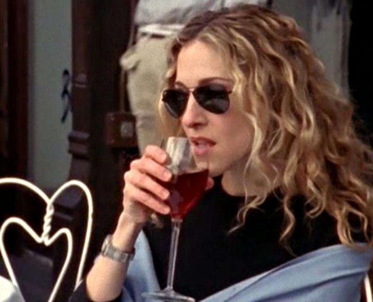 Έτσι θα καταλάβεις ότι σε φαντάζεται…γυμνή από το πρώτο ραντεβού