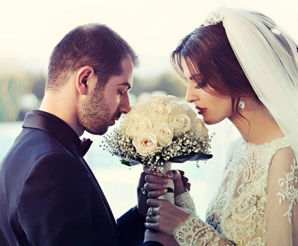 Αυτά τα «προεόρτια» δείχνουν ότι θα σε ζητήσει σε…γάμο