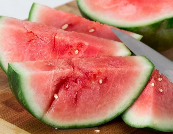 Έτσι θα κόψετε το καρπούζι με τον πιο σωστό τρόπο