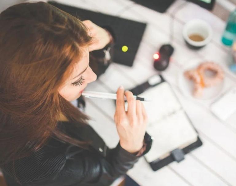 Έτσι αντιδρούν τα ζώδια όταν βρίσκονται σε…δίλημμα