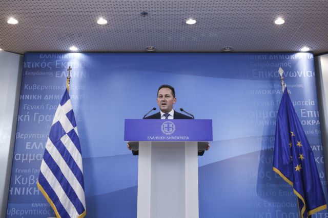 Πέτσας: Καλύπτει Θεοχάρη - Επιτίθεται στο ΣΥΡΙΖΑ που ζήτησε την αποπομπή του