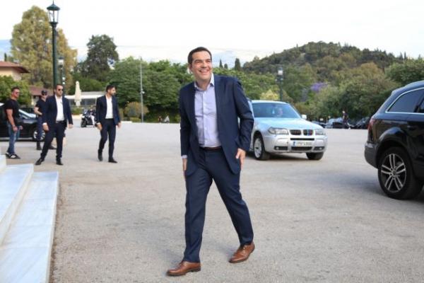 Κλειστά μαγαζιά λόγω ρευστότητας – Τα πηγαδάκια του Τσίπρα στην Καισαριανή