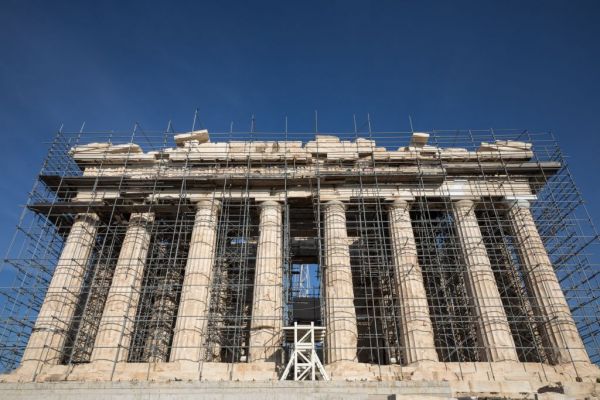 Μενδώνη: Ως τον Αύγουστο ο ανελκυστήρας και ο νέος φωτισμός στην Ακρόπολη