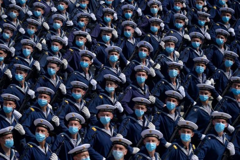 Οι χώρες που βιάζονται να εγκαταλείψουν τα lockdown για να μην καταστραφούν οικονομικά