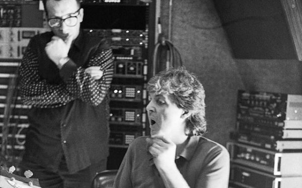 Ντέιβ Γκρολ, Έλβις Κοστέλο και Πολ ΜακΚάρτνεϊ σε μια σπάνια συνάντηση