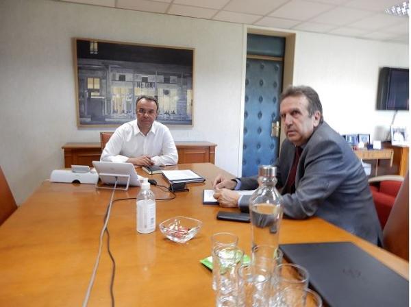 Άμεση μείωση φόρων ζητούν έμποροι και ΜμΕ από τον Σταϊκούρα