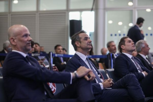 Μητσοτάκης προς ΣΕΤΕ: Αναστείλετε συμβάσεις – Μην κάνετε απολύσεις