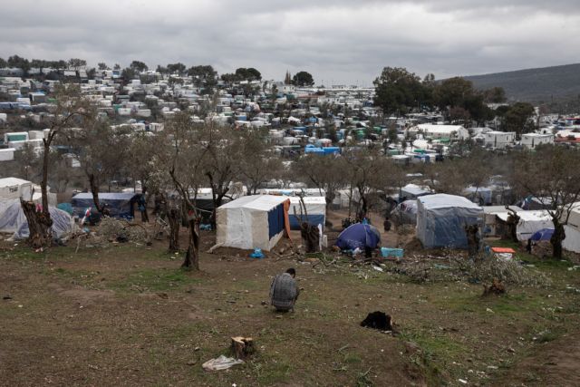 Υπεγράφησαν οι συμβάσεις για τις μετακινήσεις των αιτούντων άσυλο στην ηπειρωτική Ελλάδα