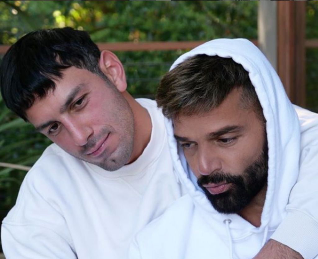 Ρίκι Μάρτιν: Το φιλί με τον σύζυγό του στο Instagram για την Παγκόσμια Ημέρα Υπερηφάνειας