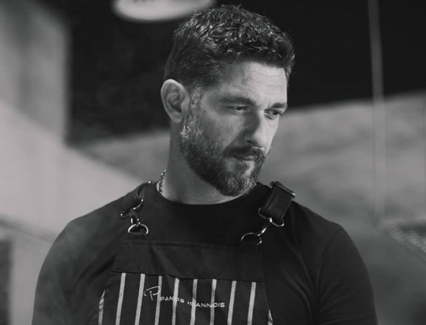 Πάνος Ιωαννίδης : Τα σπάνια στιγμιότυπα με την αδελφή του