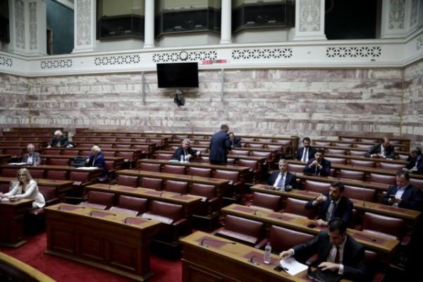 Προανακριτική για Παπαγγελόπουλο: Ξεπερνά τις 200 χιλιάδες σελίδες το αποδεικτικό υλικό