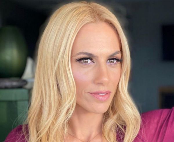 Ντορέττα Παπαδημητρίου: Θα «τρίβετε» τα μάτια σας με τους κοιλιακούς της