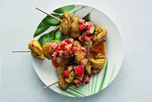 Καλαμάκια κοτόπουλου με σάλτσα φράουλας