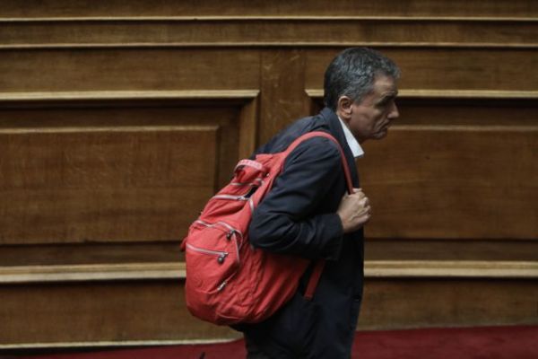 Πως σχολιάζει ο Τσακαλώτος τη δήλωση Σταϊκούρα για ύφεση 16%