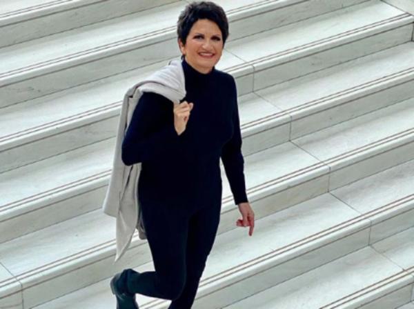 Άλκηστις Πρωτοψάλτη: Εύχεται «Καλό Μήνα» με μια καλοκαιρινή φωτογραφία