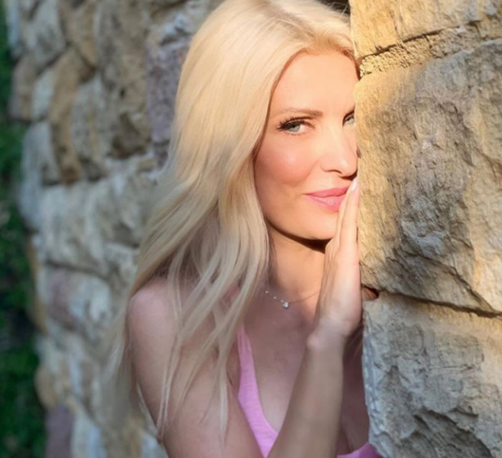 Η Ελένη Μενεγάκη δίνει τις καλύτερες ευχές στην κόρη της Μαρίνα