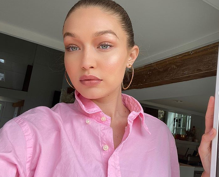 Gigi Hadid: Δείχνει για πρώτη φορά τη φουσκωμένη της κοιλίτσα