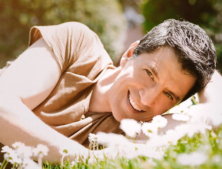 Σάκης Ρουβάς : Βαρκάδα στο Αιγαίο με τον 9χρονο γιο του