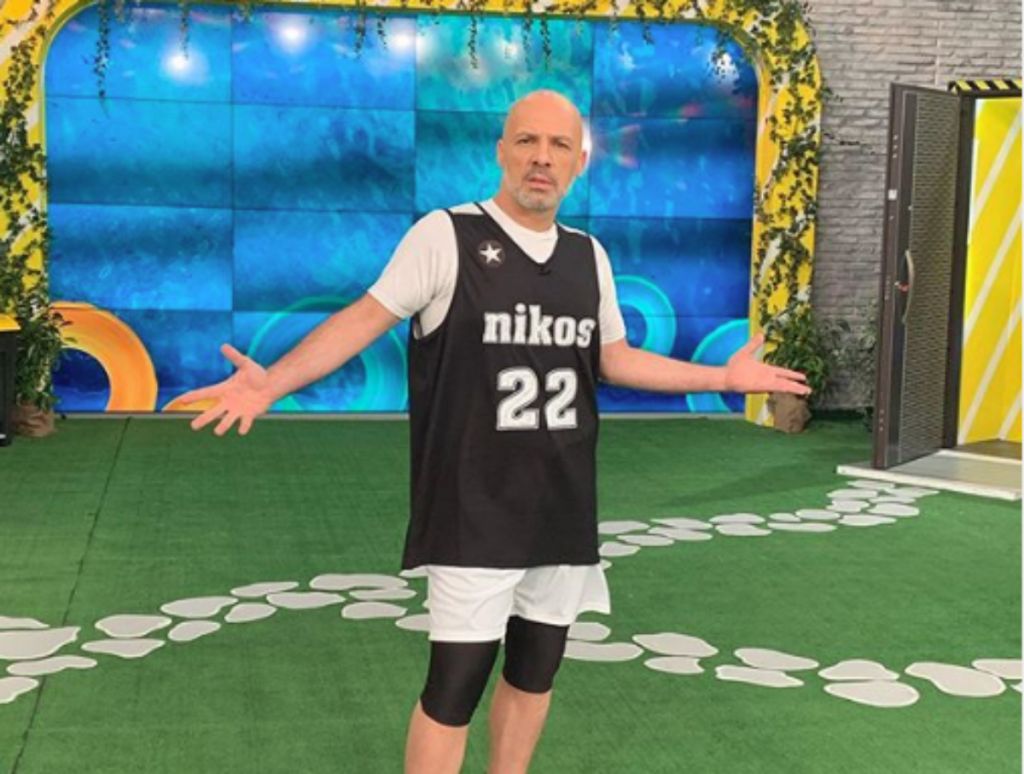 Νίκος Μουτσινάς: «Όλοι αναρωτιούνται “ποιος νομίζει ότι είναι;”, “είναι ή δεν είναι gay;”»