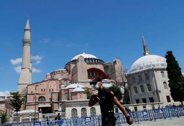 Τη μετατροπή της Αγίας Σοφίας σε τζαμί καταδικάζει το δημοτικό συμβούλιο Θεσσαλονίκης